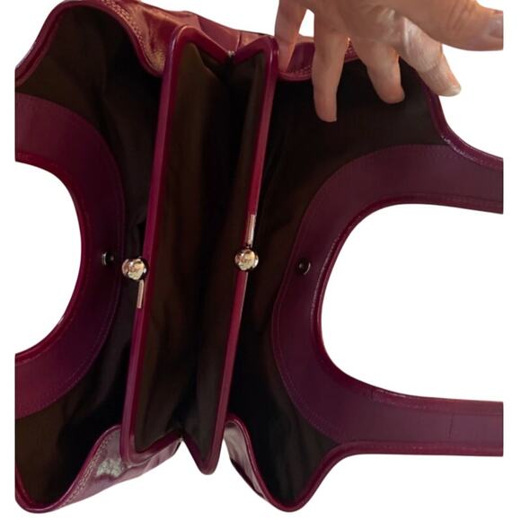 Coach Kisslock Patent Leather Magenta Shoulder Bag  NWOT - Picture 3 of 4